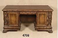 Renaissance-Schreibtisch, dt., 30er Jahre, Hartholz/Weichholz-Korpus, RÜcken und Front auf Rahmen gearbeitet, reiche Schnitzerei mit Zahn- und ...