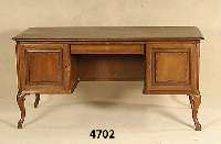 Damenschreibtisch, deutsch, um 1920/30, Korpus Weichholz und Buche, Nußbaum massiv, Nußbaumfurnier, geschwungene Beine, Ecken ab- geschrÄgt, ...