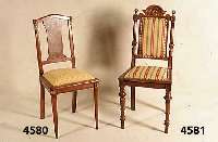 4 StÜhle, deutsch, um 1890, GrÜnderzeit, Korpus Weichholz, Hartholz, Nußbaum massiv, Nußbaumfurnier, reiche Drechselarbeit, Schnitzereien aus ...