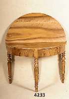 Klapptisch, sÜddeutsch Pfalz, um 1830, Nussbaum massiv bzw. Wurzelnuss, gespiegelt, Zarge Korpus Weichholz, Beine schÖne Drechselarbeit aus der ...