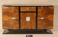 ArtDeco-Sideboard, Frankreich, um 1920, kaukasischer Wurzel-Nußbaum, gespiegelt furniert, z.T. schwarz abgesetzt, eleganter Gondelfuß, große ...