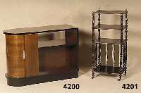 BarmÖbel, ArtDeco, Frankreich, um 1920, kaukasischer Nußbaum, Nußwurzelfurnier, Kanten und Sockel schwarz abgesetzt, drehbares Bar- teil mit ...