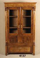 WÄscheschrank, mitteldeutsch, um 1870/80, Korpus Weichholz, Front auf Rahmen gearbeitet, Wurzelnußfurnier gespiegelt, Sims 3-fach ge- treppt, ...