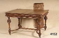 Tisch, flÄmisch, um 1880, Eiche massiv, reich geschnitzt, 4 LÖwenkÖpfe, Tischplatte ausziehbar, 2 Einlegeplatten inklusive, Tisch- beine ...