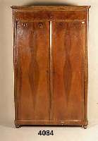 SpÄtbiedermeierschrank, wohl deutsch, um 1850, Korpus Weichholz und Eiche massiv, Wurzel- nussfurnier in geometrischer Maserung gearbei- tet, ...