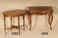 Ovaler Beistelltisch, deutsch, um 1910, Korpus Weichholz, Platte aufgelegt, Pyramiden- mahagoni gespiegelt, poliert, restauriert, wohnfertiges ...