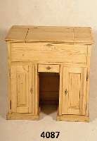 SchrÄgklappenpult, sÜddeutsch, um 1860/70, Weichholz, Front z.T. auf Rahmen gearbeitet, aufklappbar, mit reicher Inneneinrichtung, Schubladen ...