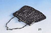 Abendtasche, Frankreich um 1900, 800er Silber, Gingkoblattdekor, reiner Jugendstil, schwere massive Ausf., ca. 12.5 x 12.5 cm, ca. 195 g