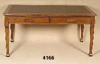 Schreibtisch, England um 1900/10, Eiche massiv, Eichefurnier, schlichter viktorianischer Stil, Tischplattenbezug in Lederoptik erneuert, 2 ...