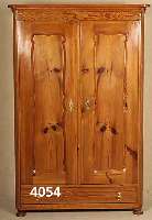 Schrank, wohl deutsch, um 1850/60 LÄrche massiv, zweitÜrig, vertiefte TÜrfÜllungen, Sockelschublade, Alters- und GebrauchsschÄden, ca. ...