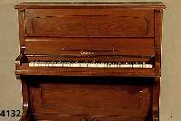 Klavier, deutsch, um 1910, Jugendstil, Marke Ferdinand ThÜrmer Meisen, Korpus Weich- holz/Hartholz, Eichefurnier, dieses beschÄdigt , Rahmen ...