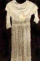 HandgeklÖppeltes Spitzenkleid, Belgien, ca. 1880 Jahre, Baumwolle, ca. wohl Gr x 36 cm, EHZ: 2.SchÄtzwert:2900 EURO.