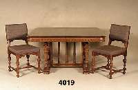 Ausziehtisch und 6 StÜhle, Frankreich, um 1890 , Henry Deux, Nußbaum massiv, Tisch ohne EinlegebÖden, StÜhle neu gepolstert und be- zogen, sehr ...