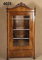 Glas- bzw. BÜcherschrank, mitteldeutsch, um 1870, Korpus Weichholz, Mahagonifurnier, auf Rahmen gearbeitet, Ecken abgeschrÄgt, aufge- setzte ...