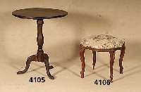 Hocker, Frankreich, um 1890, Louis-XV-Stil, leicht gebogene FÜße aus Obstholz, nußbaum- farben, Gobelinbezug spÄter, ca. 42x42x42 cm