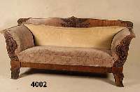 2-sitzer Prunksofa, Main/Franken, um 1835/40, Korpus Weichholz, Nußbaumfurnier, mit auf- gesetzten plastischen Adlerfiguren, aus dem Vollholz ...