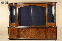 Vitrinenschrank, sÜddeutsch, Teile aus der 2. HÄlfte des 18. Jhds., Korpus Weichholz, dickes SÄgefurnier in Wurzelnuß, Palisander und ...