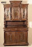 Vielzweckschrank, Belgien, um 1890/1900, Eiche massiv, Eichefurnier, Front vielfach unterteilt, freistehende SÄulen, reiche Schnitzarbeit aus dem ...