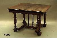 Ausziehtisch, SÜdfrankreich, um 1890, Eiche massiv, Eichefurnier, Korpus Hartholz/Weich- holz, Mechanismus schwergÄngig, Platte schwundrissig, ...