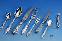 67-teiliges Besteck, WMF nach 1923, FÄchermuster, 90er Silberauflage, best. aus: 11 Messer, 12 Gabeln, 12 LÖffel, 6 Dessert- messer, 6 ...