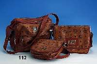 Konvolut 3 MCM-UmhÄngetaschen, typ. MCM- Dekor mit braunem Leder abgesetzt, best. aus: 3 UmhÄngetaschen, Nr. 69168, ca. 33 x 27 cm, 28 x 23.5 ...
