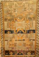Kazak, Rußland, um 1880, Wolle auf Wolle, ca. 130 x 100 cm, SchÄtzwert: 1700.- EURO, EHZ: 4-5. Mit Sog. Lesgi Sternen im Fond.