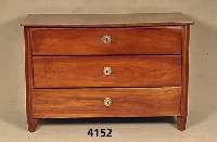 Kommode, deutsch, um 1850, Kirschbaum massiv , drei SchÜbe, original SchlÖsser, Leisten- teile und FÜße ergÄnzt, reparierte Spannungs- risse, ...