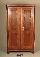 SpÄtbiedermeierschrank, deutsch, um 1850, zweitÜrig, Eiche massiv, innen Kleiderrechen und Schublade, 2 seitliche Leisten fehlen, Fuß hinten ...