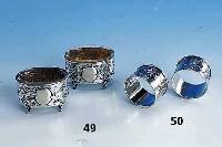 Set 2 Serviettenringe, deutsch um 1900, Silber gepr., floraler Dekor, D ca. 4 cm