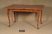 Tisch, deutsch, Gestell um 1900/20, Platte erneuert, Kirschbaum massiv, Platte Korpus Weichholz, Kirschbaumfurnier, Aufbau sehr harmonisch, Beine ...