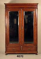 Spiegelschrank, Frankreich, um 1890, Louis- Philippe, zweitÜrig, Nußbaum massiv, Nußbaum- furnier, z.T. Eiche, zwei Sockelschubladen, ...