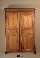 Vielzweckschrank, Frankreich, um 1840, Weichholz, 2-tÜrig, mit kassettierten Inlets, Kopfteil rundlich gestuft, Seitenteile kasset- tiert, ...