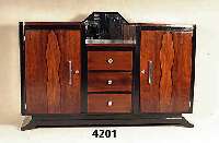 ArtDeco Sideboard, Frankreich, um 1920, Riopalisander gespiegelt furniert, z.T. schwarz abgesetzt, große ChrombeschlÄge, Korpuskanten seitlich ...