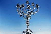Schwerer Prunkkerzenleuchter 925er Silber, total ca. 6895 g, 7 Brennstellen, Rokokostil, mit reicher Akanthusblattverzierung, Mittel- teil ...