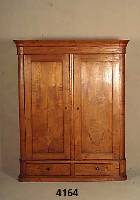 Dielenschrank, Elsaß/Lothringen, um 1820/30, Weichholz bzw. RÜster massiv, RÜsterfurnier gespiegelt, doppelt gespiegelt, halbrunde ...