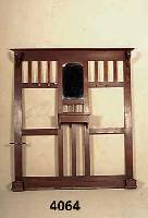 Wandgarderobe, deutsch, um 1900, Eiche mas- siv, Ablage und Handschuhfach, facettierter Spiegel, Fehlteile 4 Kleiderhaken, 2 AufhÄnge- stangen und ...