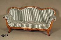 Biedermeiersofa, Pfalz, wohl Landau, um 1830/ 40, Kirschbaum und Birne z.T. massiv, Leisten z.T. aufgesetzt, gerieft, aufgesetzte ...