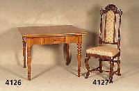 Ausziehtisch, deutsch, um 1870, Kirschbaum massiv, teils furnier, an der Seite eine kleine Schublade, wohnfertig, ca. 77x102x96 cm
