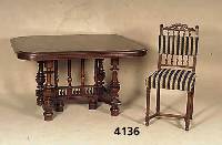 Tisch und 4 StÜhle, Frankreich, um 1890/1900, Eiche massiv, Eichefurnier, Beine gedrechelt , teilweise verstrebt, ausziehbar, Beine und ...
