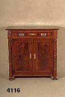Halbschrank, deutsch, um 1880, Korpus Weich- holz, Mahagoni masisv, Mahagonifurnier, Inlets mit gespiegeltem Mahagonifurnier, poliert und lackiert, ...