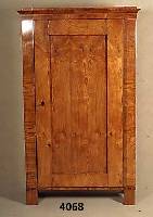 Schrank, deutsch, um 1850, Biedermeier, Esche furniert, zerlegbar, kleine reparierte Furniersch., FÜße nicht orig., Gebrauchsspuren , ca. ...