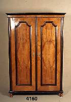 Schrank, deutsch, um 1870/80, Esche massiv, Eschefurnier, zweitÜrig, Reste alten Wurmbe- falls, AltersschÄden und Gebrauchsspuren, ca. ...