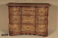 Kommode, im Stil von Kurpfalz/Heidelberg von 1730/40, Korpus Weichholz, Eiche massiv Front doppelt geschweift, unter Verwendung alten Holzes, ...