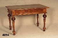 Salontisch, deutsch um 1880, GrÜnderzeit, Korpus Weichholz, Nußbaumfurnier, Beine reiche Drechselarbeit, profilierte Zarge mit aufge- setzter ...