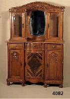 Aufsatzbuffet, Flandern, um 1905, Eiche massiv, Oberteil mit Spiegelaufsatz, Verglas- ung mit Facettschliff, Unterteil mit Marmor- platte, ca. ...