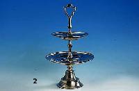 Etagere, 800er Silber, Wien um 1870, 2 Platten, H. ca. 44 cm, floraler Dekor, reich graviert, aufwendige Arbeit, dekorativ, sammelw.