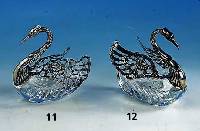 Bonbonniere in Form eines Schwans, 835er Silber, FlÜgel aufklappbar, Korpus Kristallglas geschnitten und geschliffen, H ca. 14 cm, L. ca. 14 cm