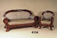 Sofagarnitur, wohl norddeutsch, um 1850/60, SpÄtbiedermeier, bestehend aus Sofa und 2 Sesseln, Mahagoni massiv, Mahagonifurnier, elegante Form, ...