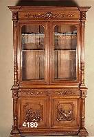 TrophÄenschrank, Belgien, um 1890/1900, Kor- pus Weichholz/Eiche massiv, komplett auf Rahmen gearbeitet, Inlets seitlich einfach ge- treppt, Front ...