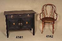 Stuhlsessel, Wien, um 1900, Kohn, Bugholz, elegante LinienfÜhrung, in stiltypischer Manier von Thonet, teilrestauriert, Gebrauchs- spuren, ...